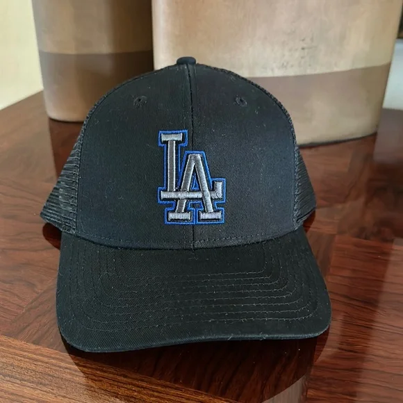 Fan Favorite *NWT* Men’s MLB Los Angeles Dodgers Baseball Trucker Hat - Picture 1 of 6